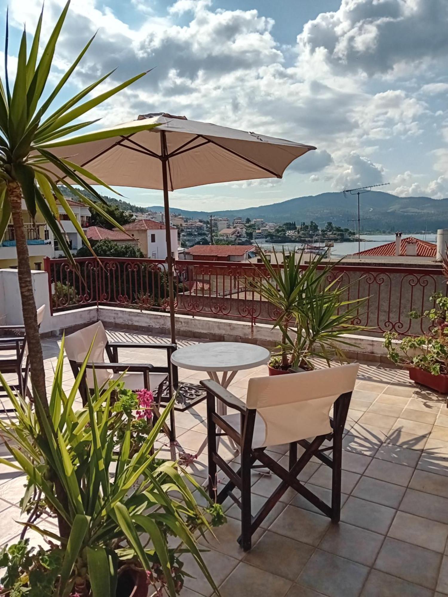 Aparthotel La Mira House Neos Marmaras Esterno foto