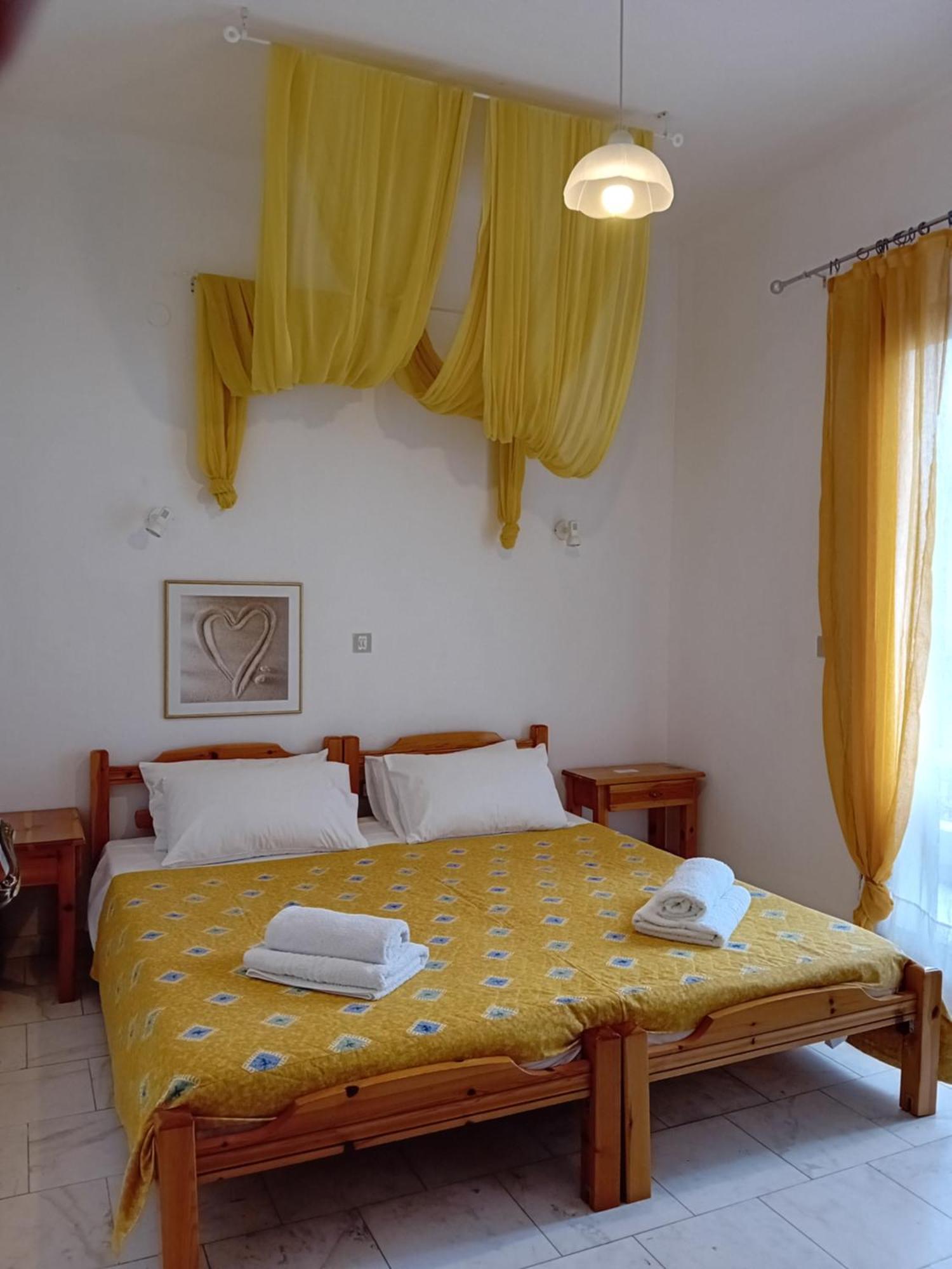 Aparthotel La Mira House Neos Marmaras Esterno foto